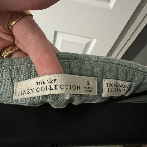 A&F Green Scalloped Hem Skort - Picture 4 of 4